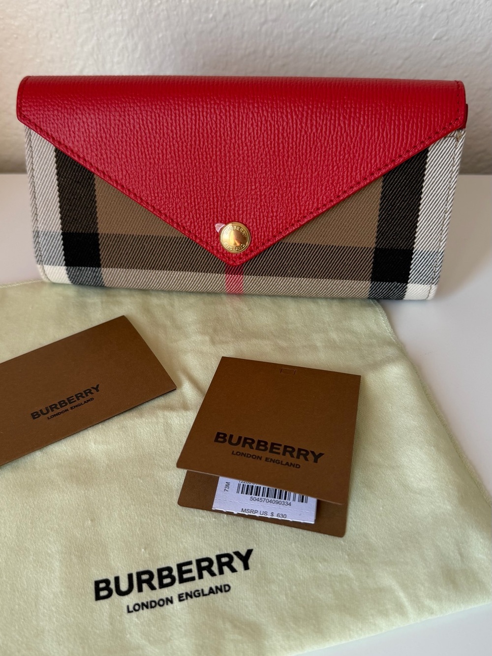 Burberry Red Wallet Original new